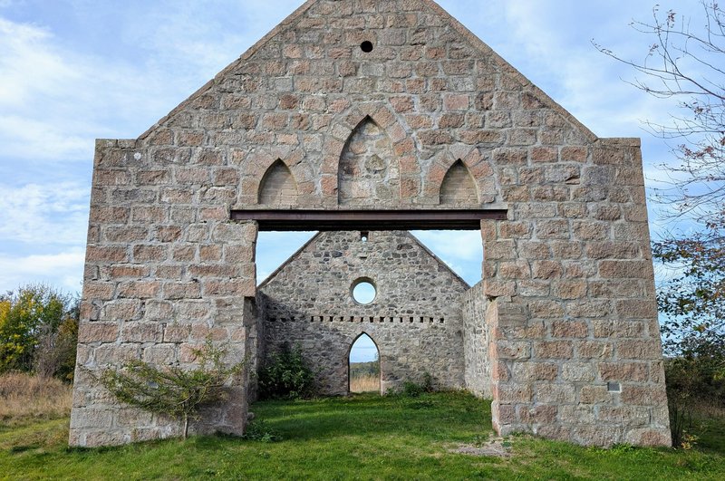 The old church in Oyne, now a ruin